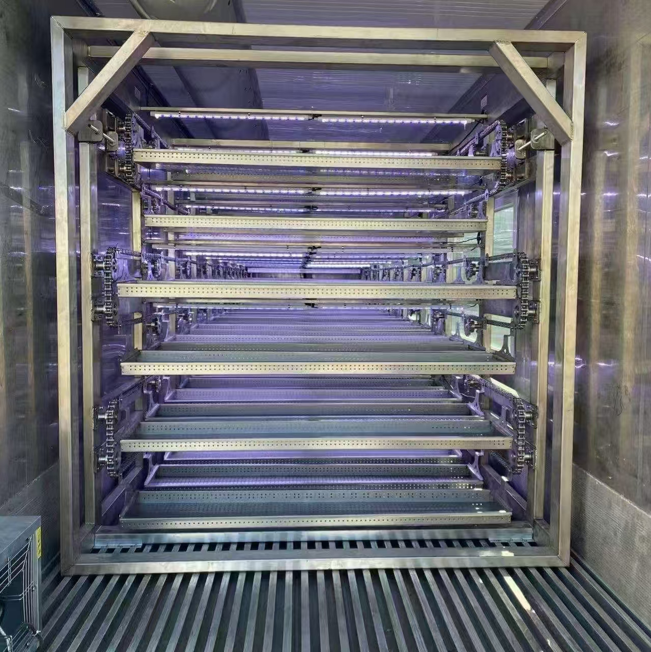 Mobile Smart Seedling Space Station